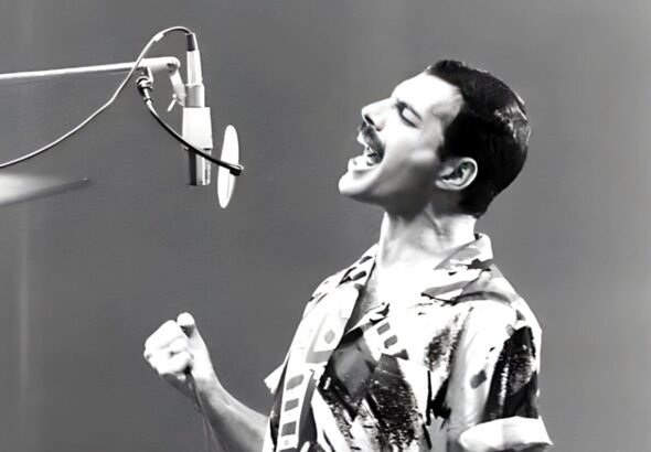 Freddie-Mercury-Queen-Singer-Frontman-Musician-Far-Out-Magazine-F-1140x855