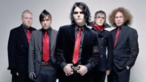 My-Chemical-Romance-Three-Cheers-For-Sweet-Revenge-promo-2