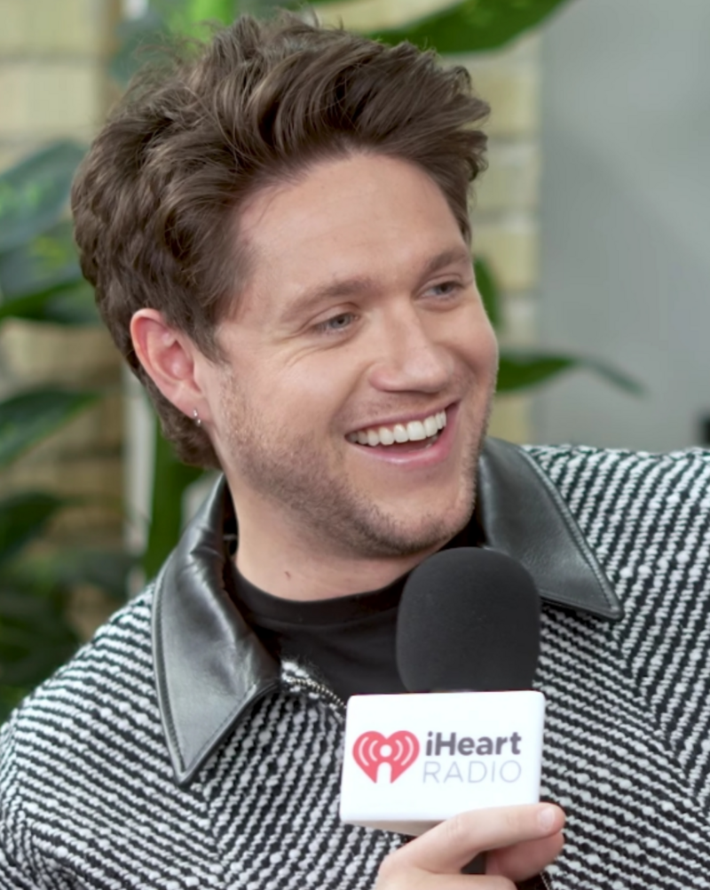 Niall_Horan_on_iHeartRadio_Canada_in_2023_(1)_(cropped)