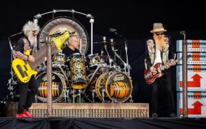 ZZ_Top,_Tons_of_Rock,_Oslo_Norway_(53851276584)_(cropped)