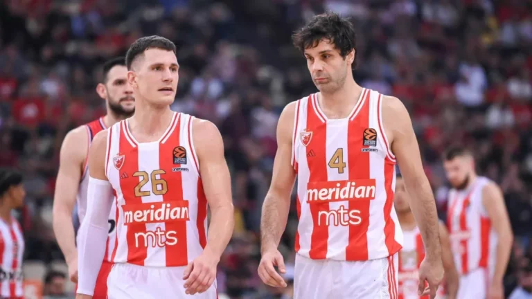 Olympiacos-Piraeus-vs-Crvena-Zvezda-Meridianbet-Belgrade-4-Milos-Teodosic-with-26-Nemanja-Nedovic-of-Crvena-Zvezda-Meridianbet-Belgrade-during-the-Euroleague-Round-9-1024x576