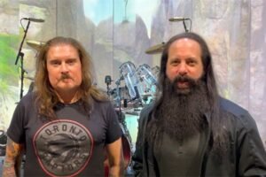 dream-theater-james-labrie-john-petrucci-video-agosto-22