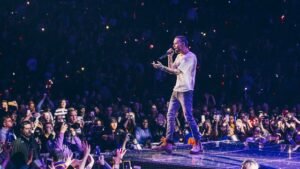 liam-payne-jingle-bell-ball-2017-4-1512942620-list-handheld-0