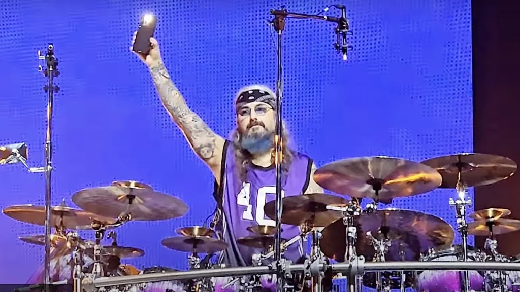 mike-portnoy-plays-dream-theater-show-half-hour-after-v0-w3euolPkpy9I4zZkD8GOSHGMSUjlG_FQC5Xw70uUq_o