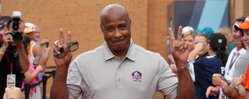 aug-6-2022-canton-oh-usa-lynn-swann-arrives-on