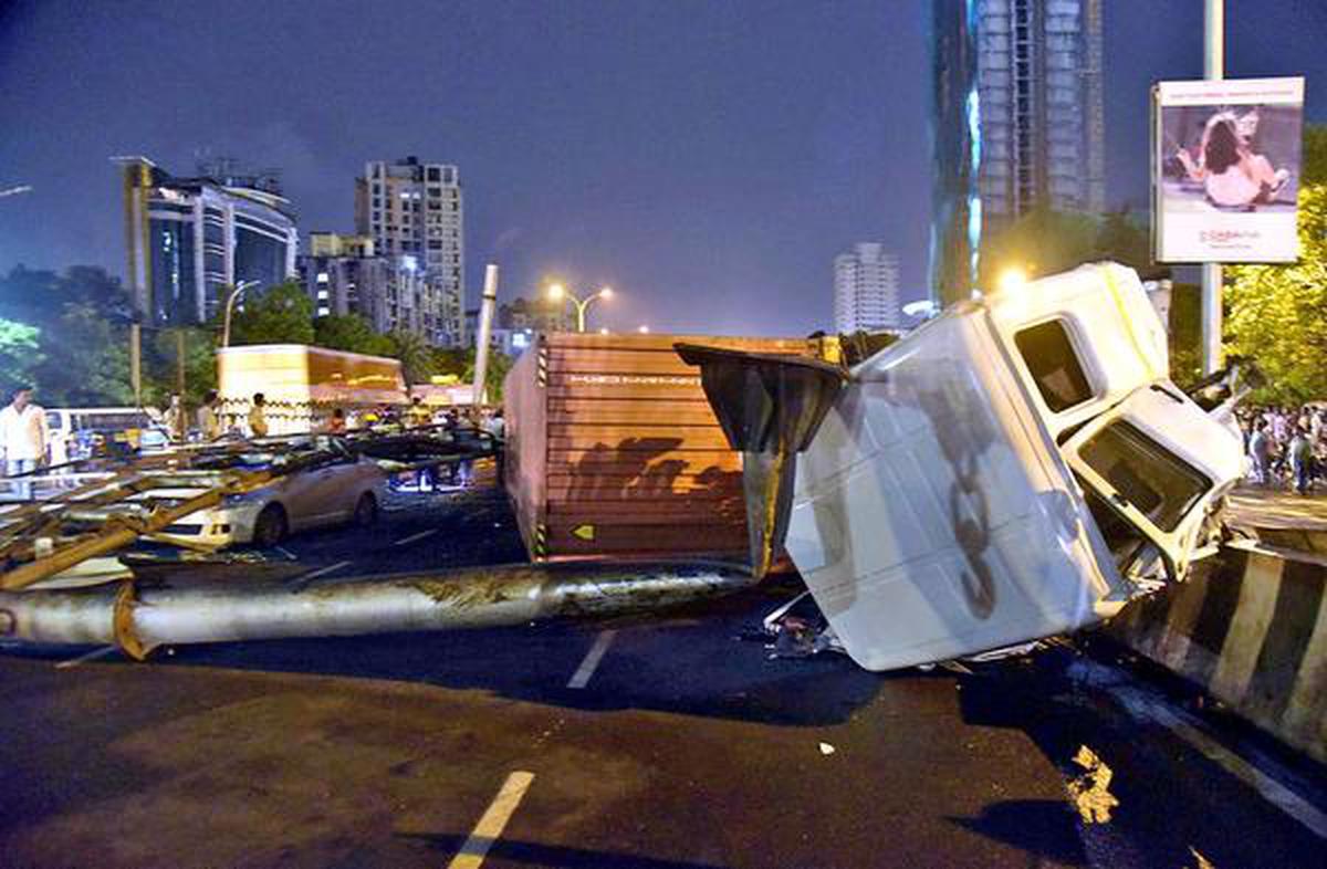 28BMCONTAINERCRASHED