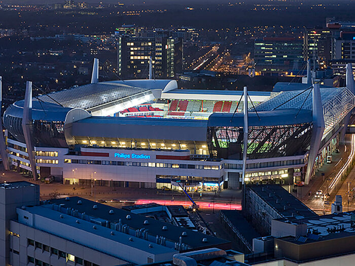 13a66db2-723c-401d-9252-a844a44d1663_philipsstadion-norbertvonna-700x525