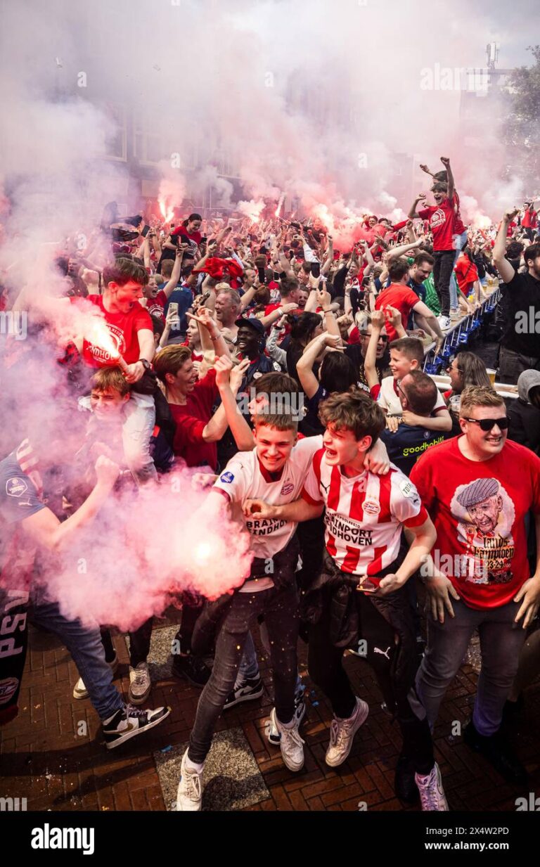 eindhoven-psv-fans-celebrate-winning-the-national-championship-anp-rob-engelaar-netherlands-out-belgium-out-2X4W2PD