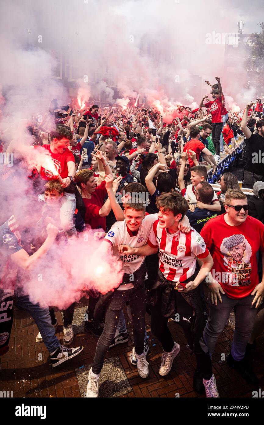 eindhoven-psv-fans-celebrate-winning-the-national-championship-anp-rob-engelaar-netherlands-out-belgium-out-2X4W2PD