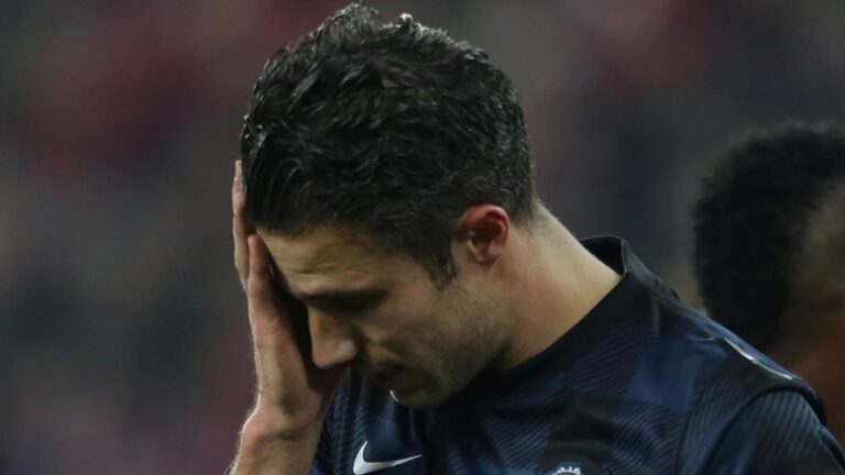 Robin-van-Persie-woe-Olympiacos-v-Manchester-_3090420